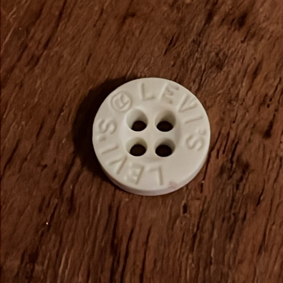 Levi's Button - Picture 4 of 4